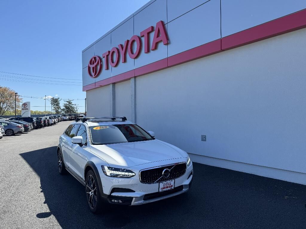 2019 VOLVO V90CC