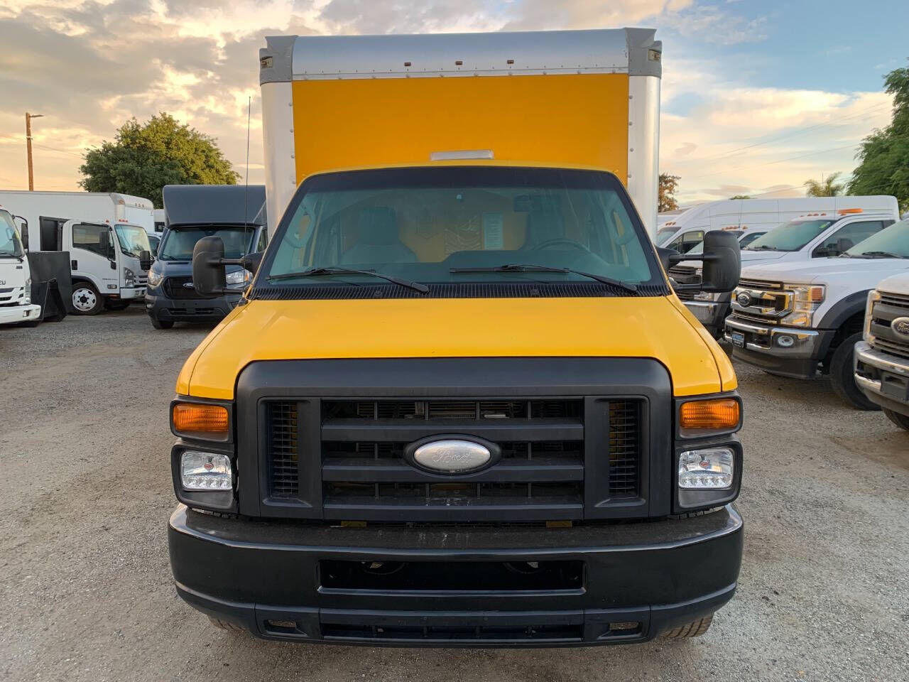 2019 FORD E-350