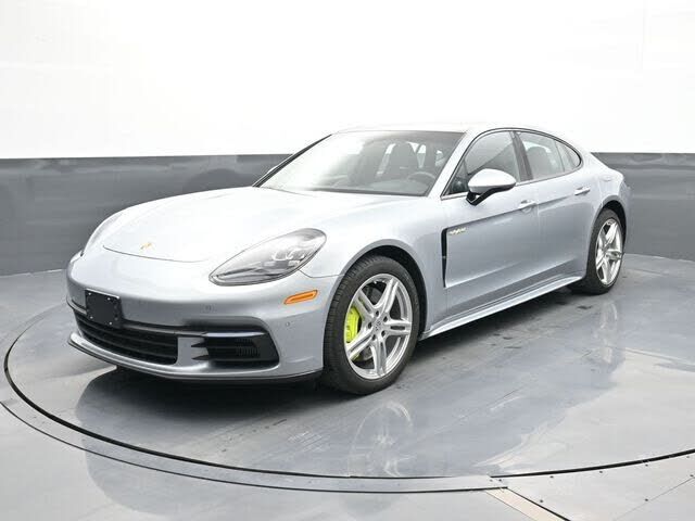 2019 PORSCHE Panamera