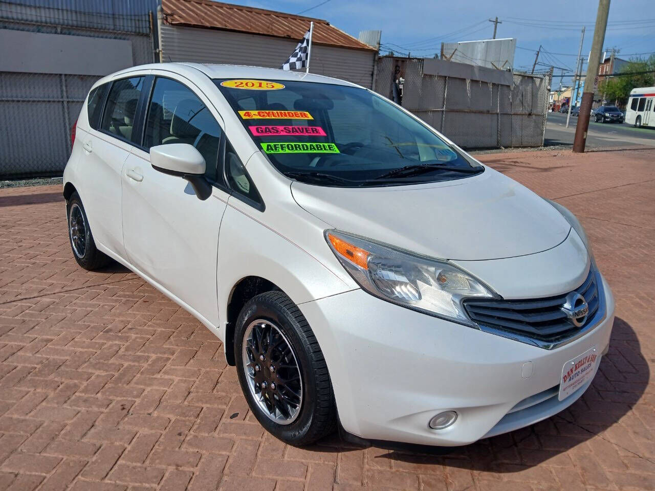 2015 NISSAN Versa