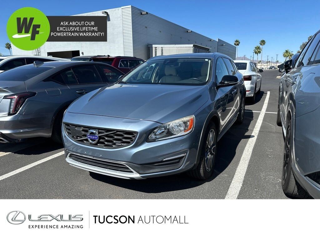 2017 VOLVO V60CC