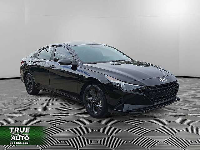 2022 HYUNDAI Elantra
