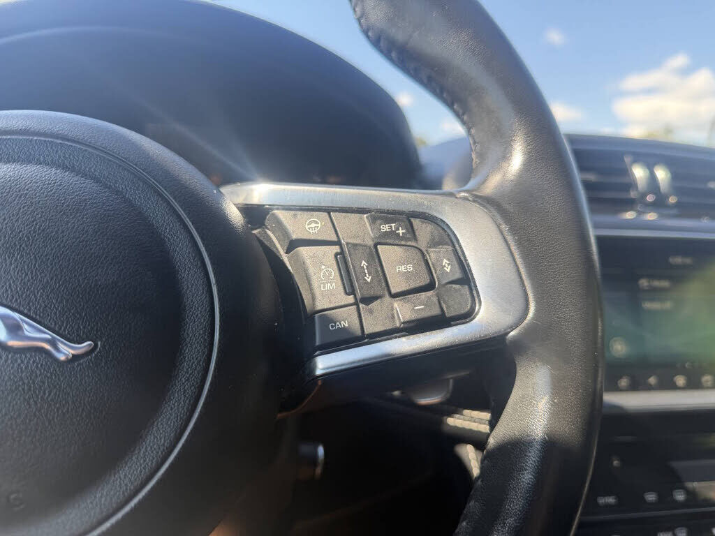 2018 JAGUAR F-Pace