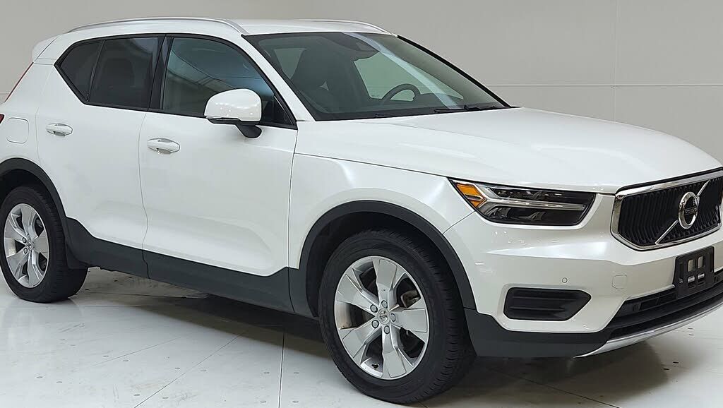 2020 VOLVO XC40