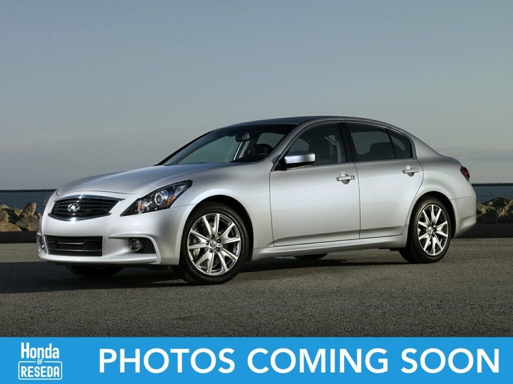 2013 INFINITI G37