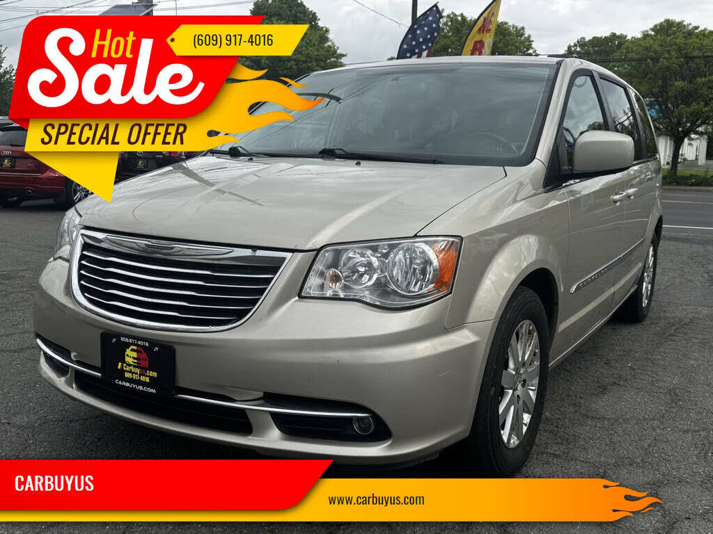 2016 CHRYSLER Town and Country