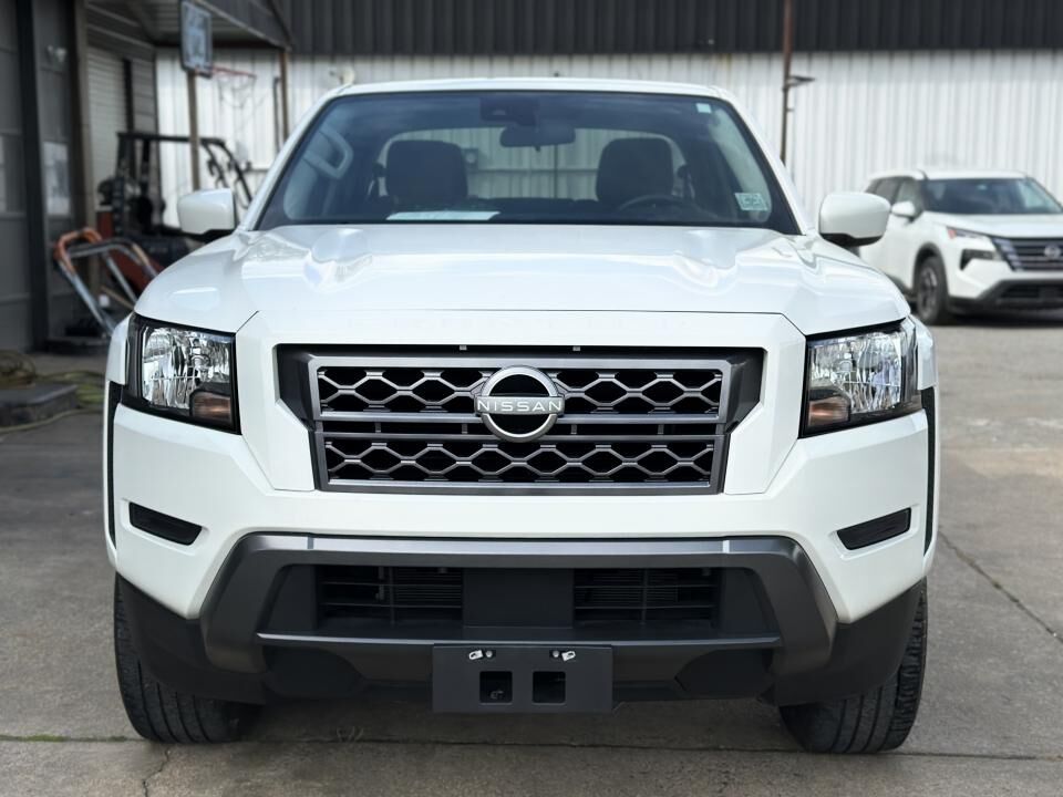 2024 NISSAN Frontier
