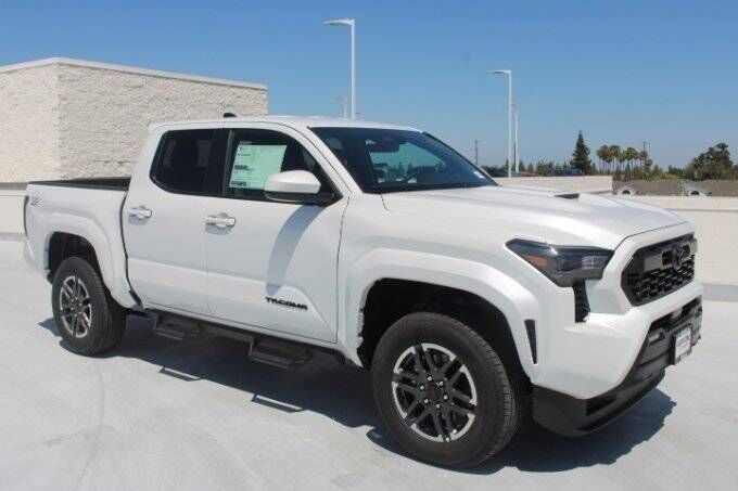 2025 TOYOTA Tacoma