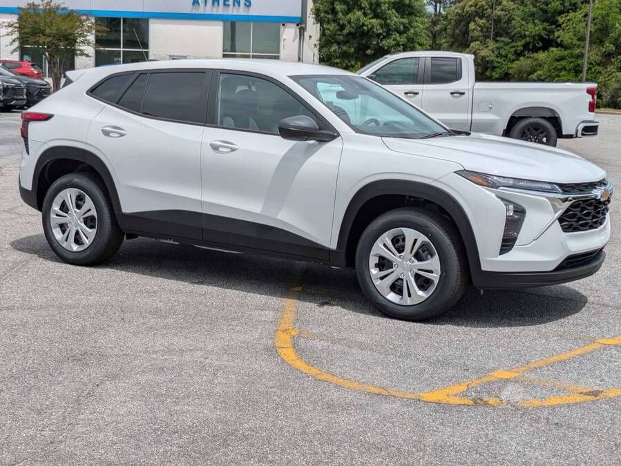 2026 CHEVROLET Trax