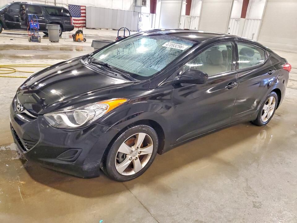 2013 HYUNDAI Elantra