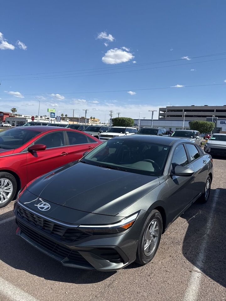 2025 HYUNDAI Elantra