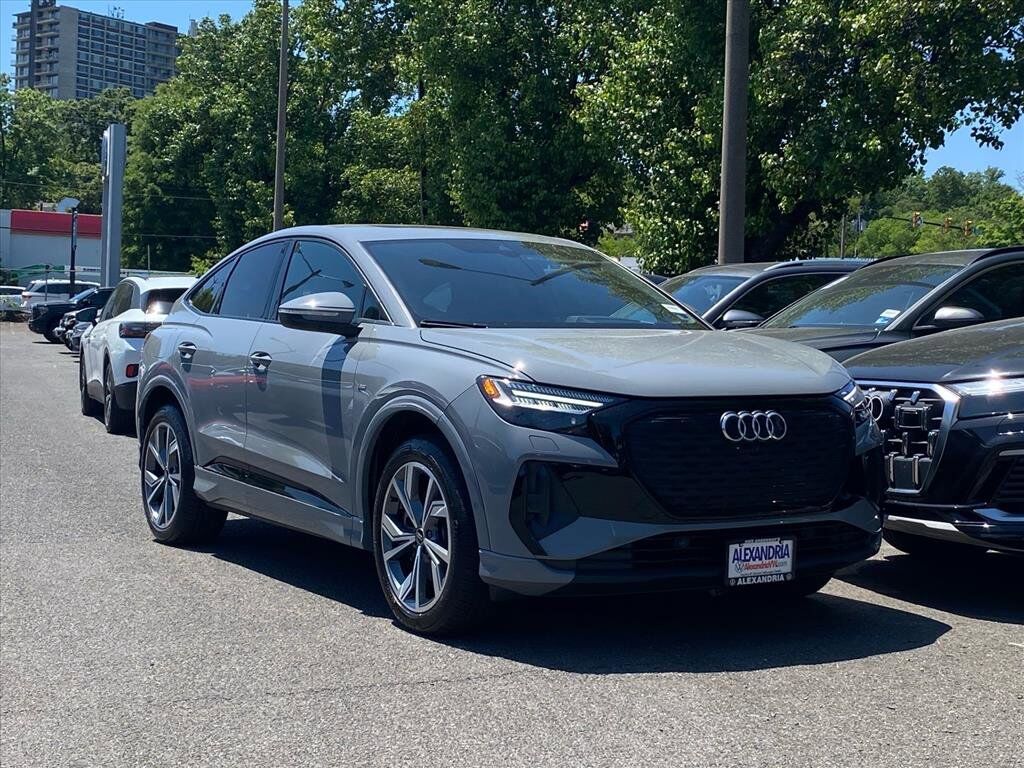 2023 AUDI Q4