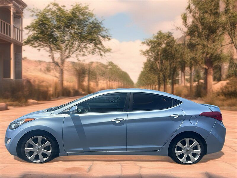 2012 HYUNDAI Elantra