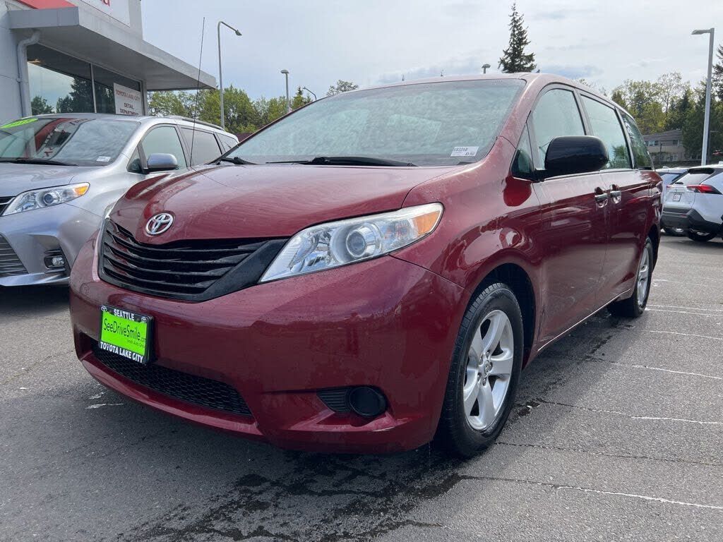 2011 TOYOTA Sienna