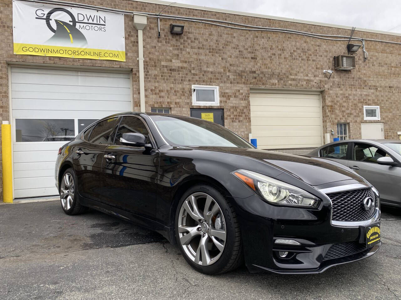 2017 INFINITI Q70