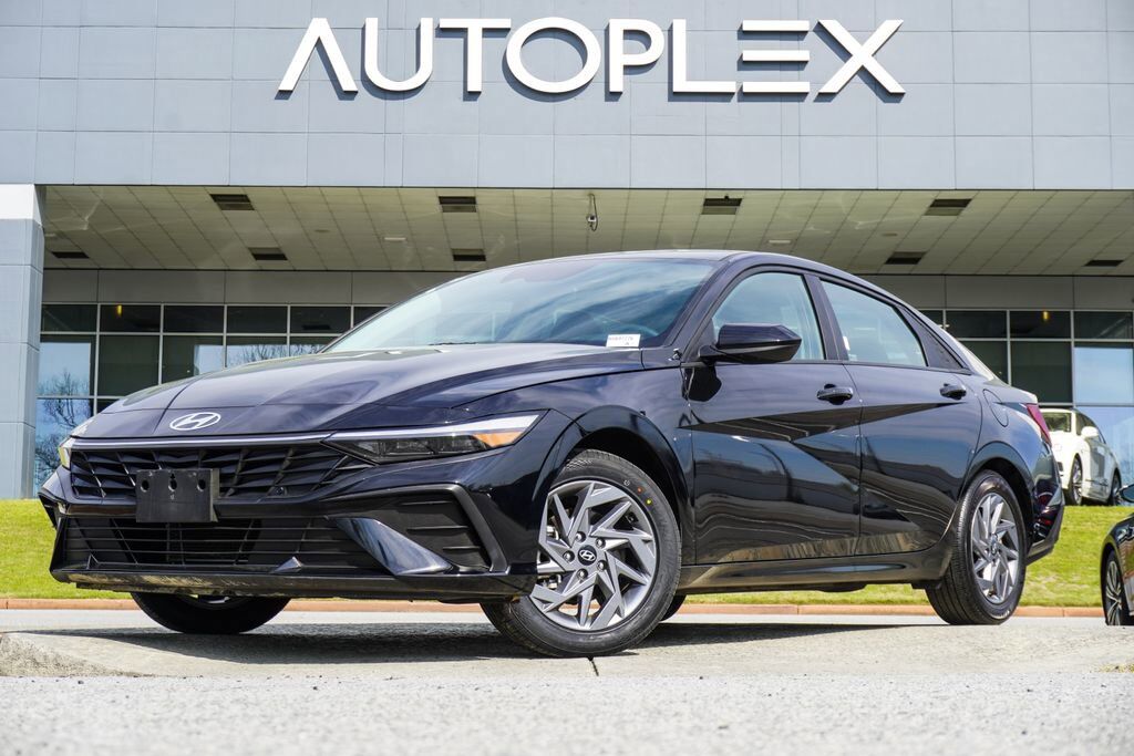 2024 HYUNDAI Elantra