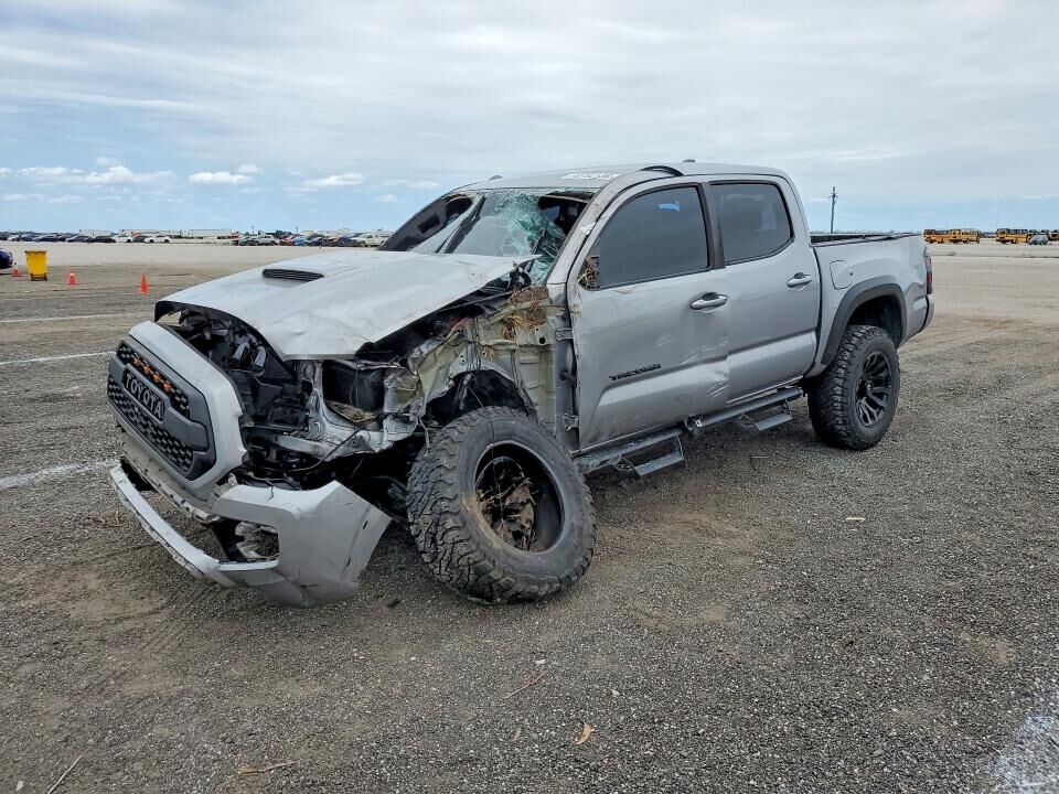 2020 TOYOTA Tacoma