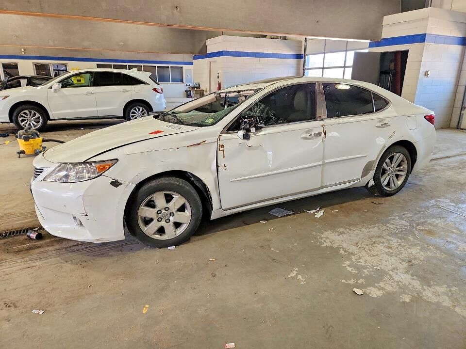 2013 LEXUS ES