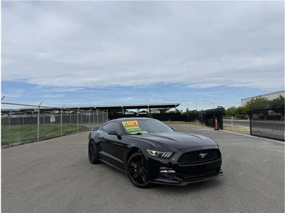 2017 FORD Mustang