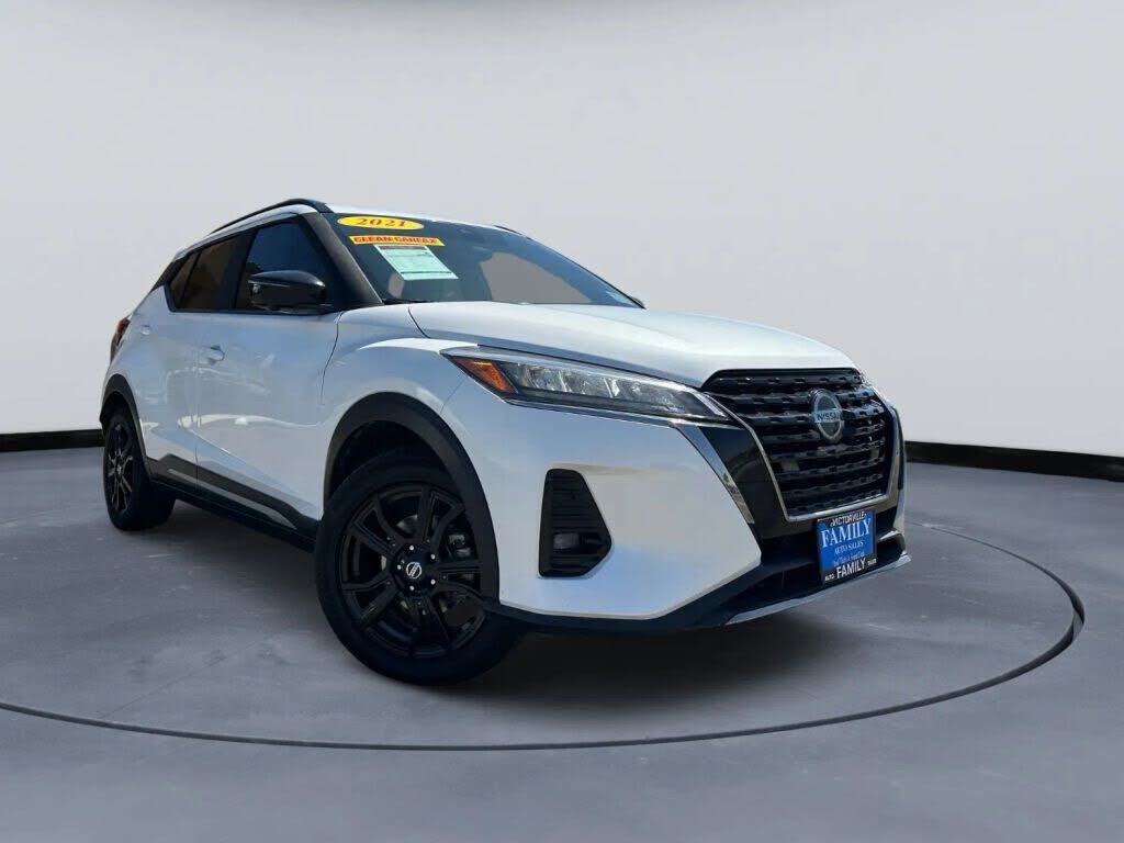2021 NISSAN Kicks