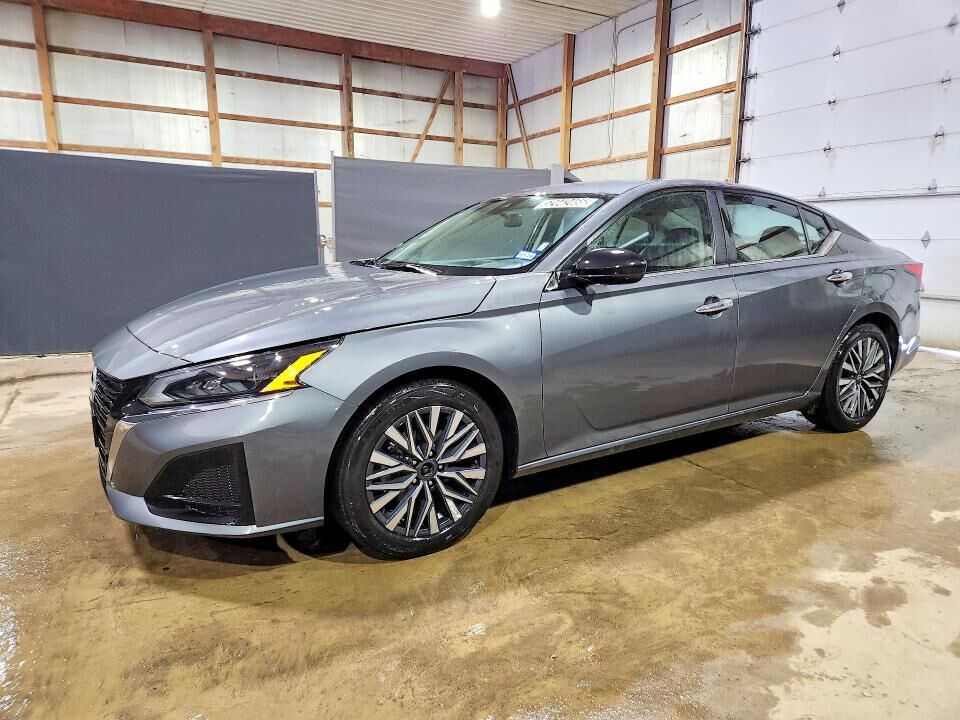 2025 NISSAN Altima