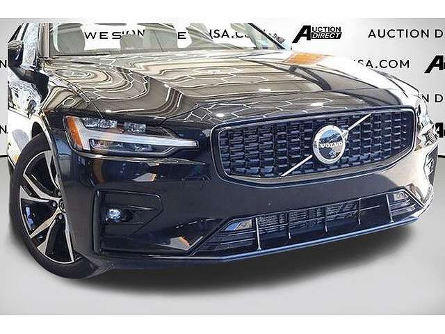 2024 VOLVO S60