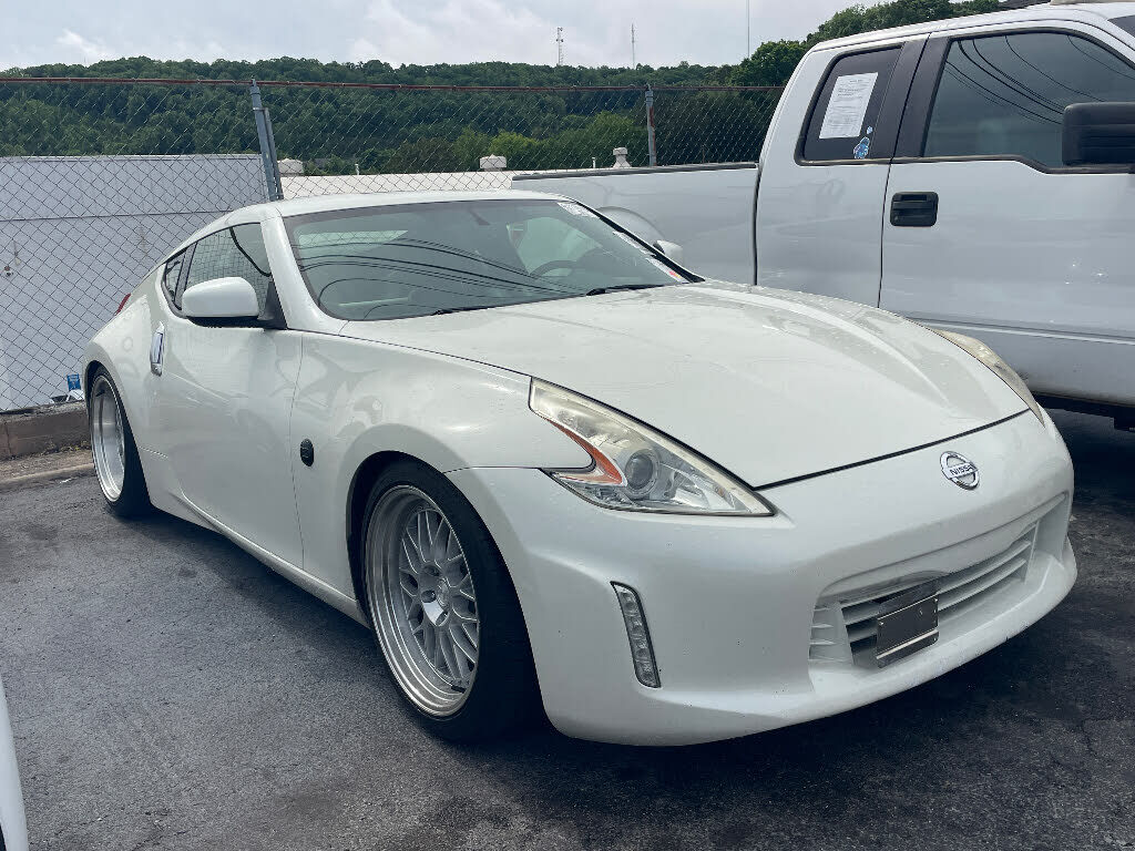 2017 NISSAN 370Z