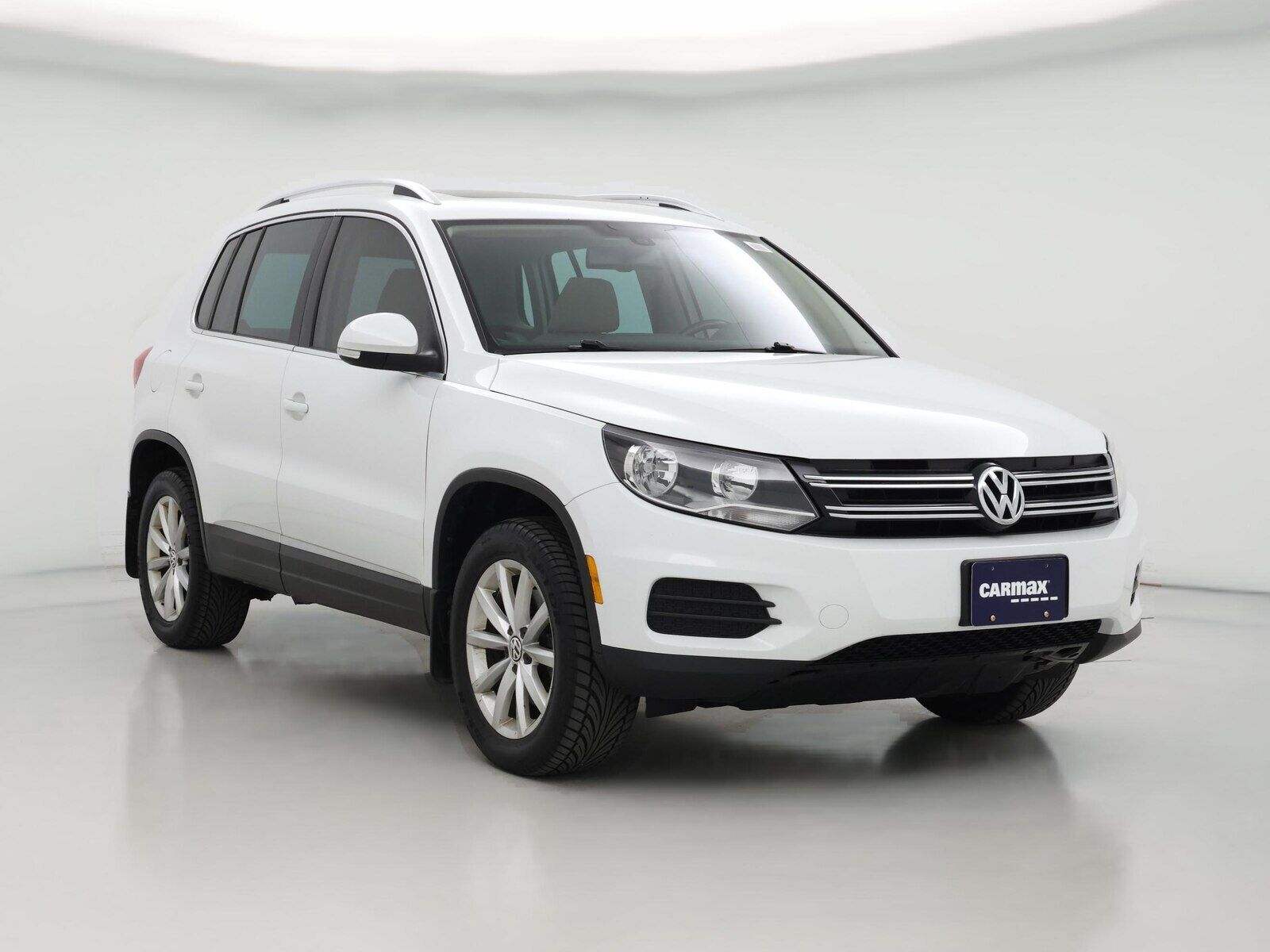 2017 VOLKSWAGEN Tiguan