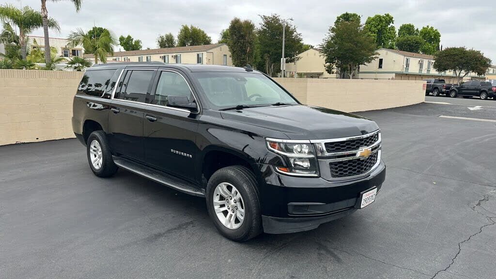 2019 CHEVROLET Suburban