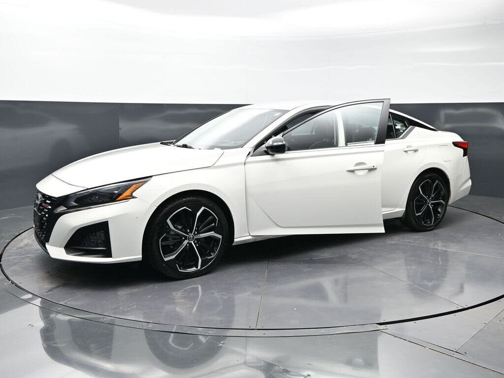 2024 NISSAN Altima