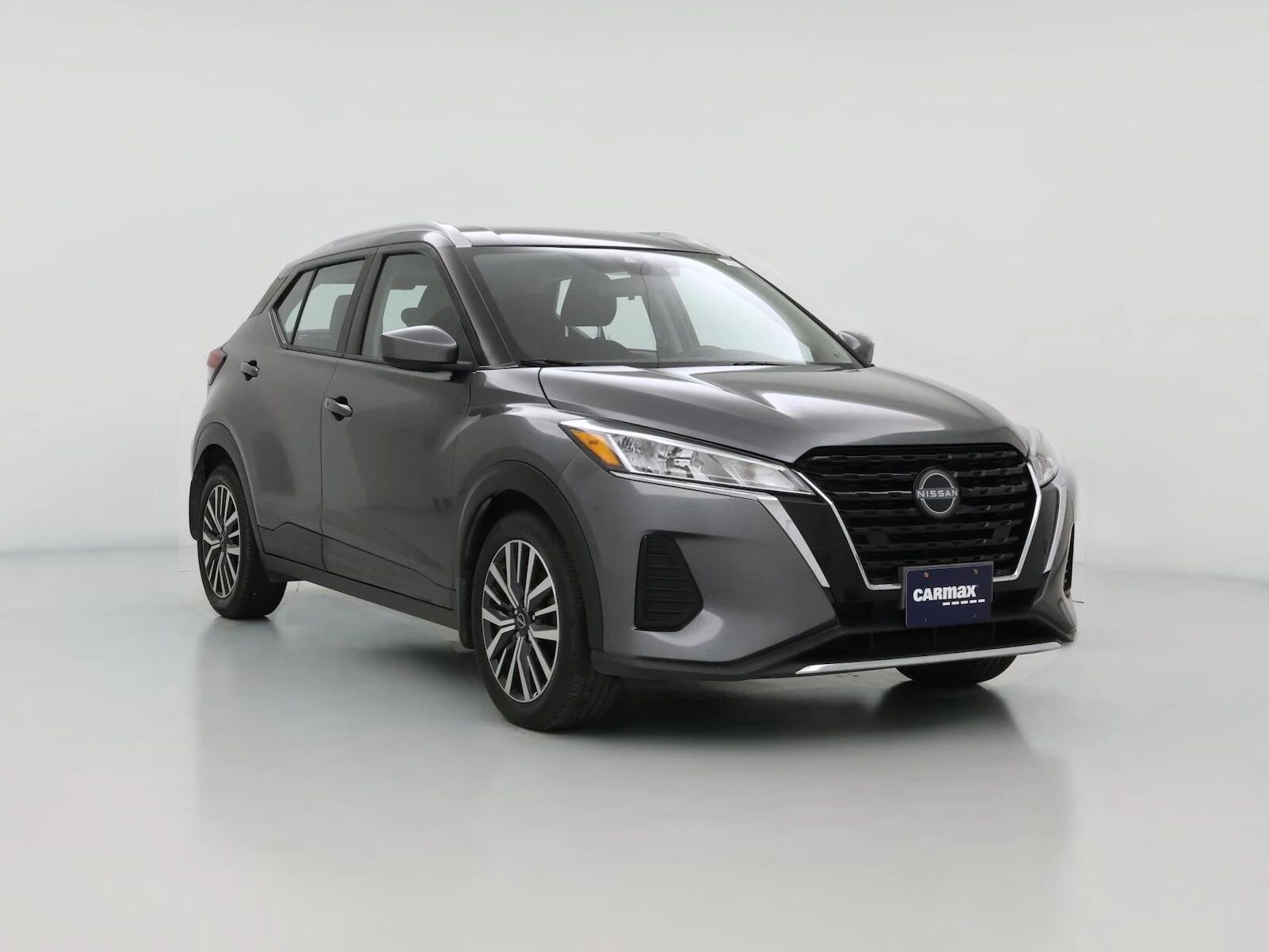 2023 NISSAN Kicks