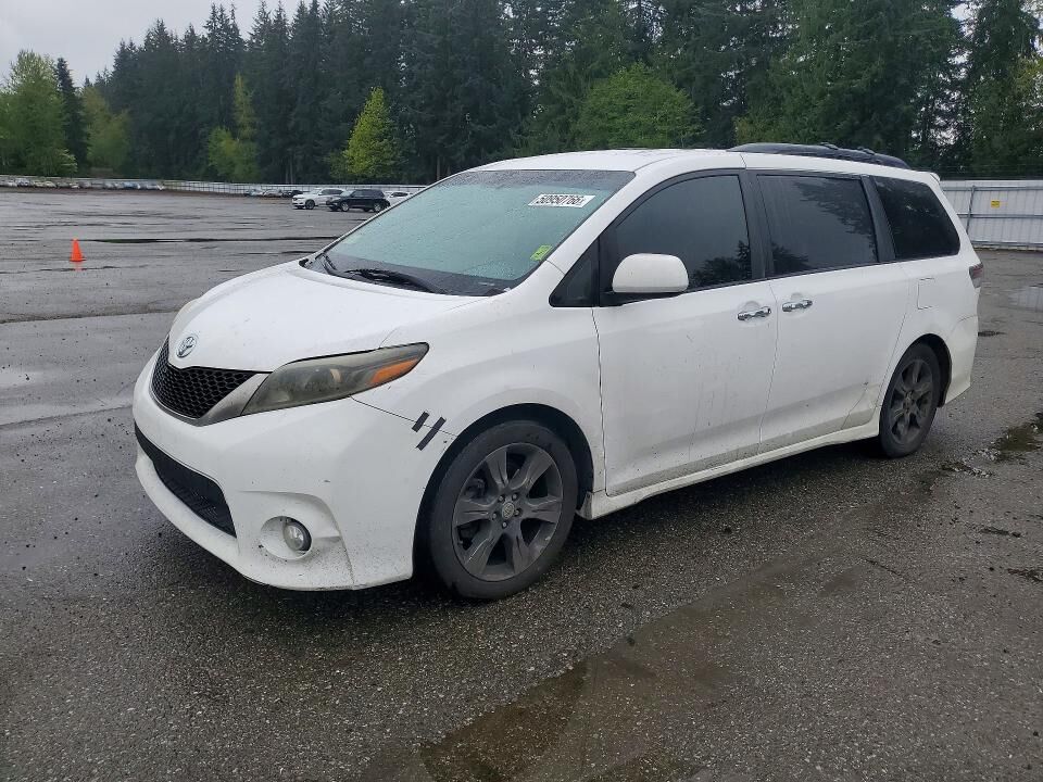2015 TOYOTA Sienna