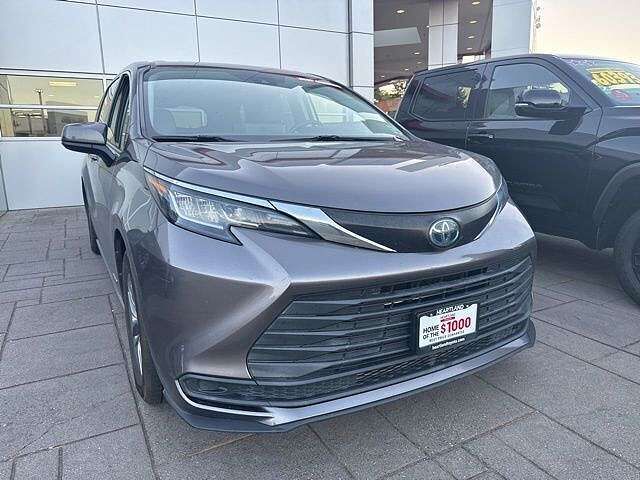 2021 TOYOTA Sienna