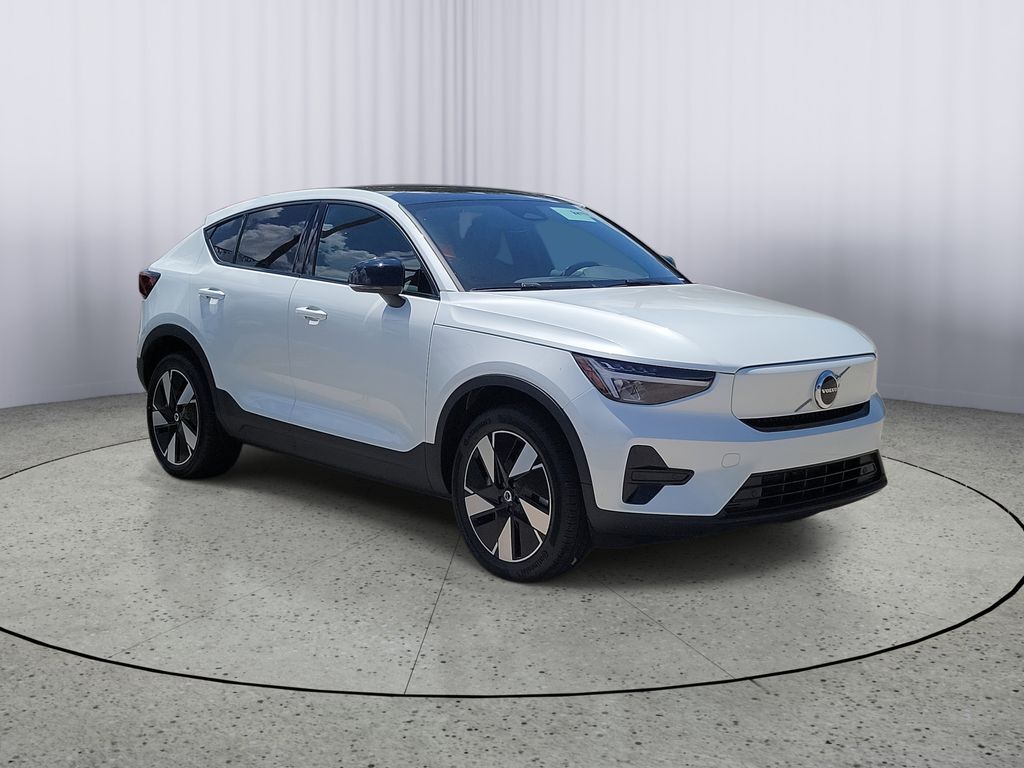 2024 VOLVO C40