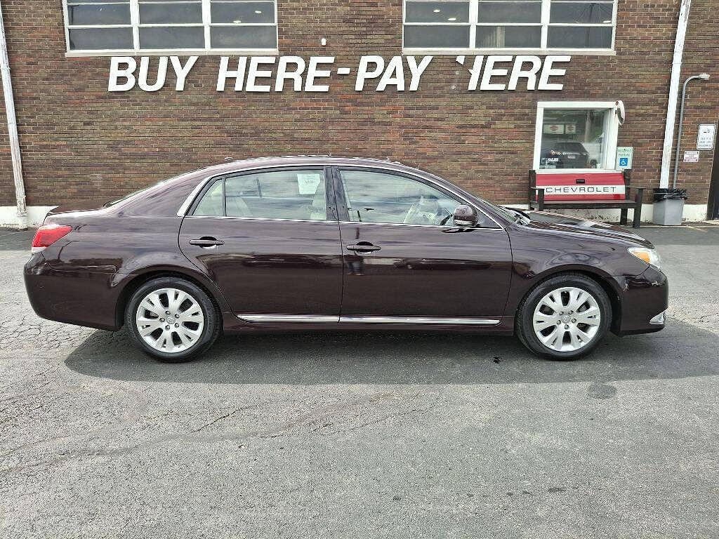 2011 TOYOTA Avalon