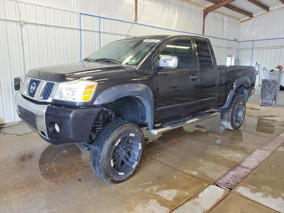 2004 NISSAN Titan