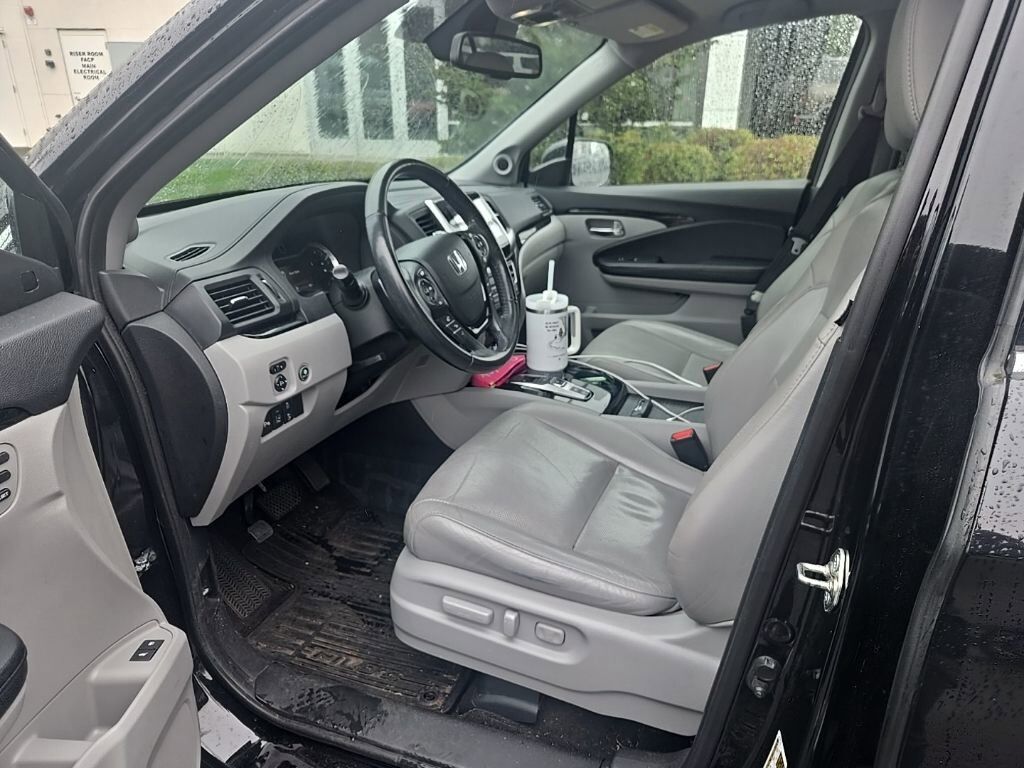 2017 HONDA Pilot