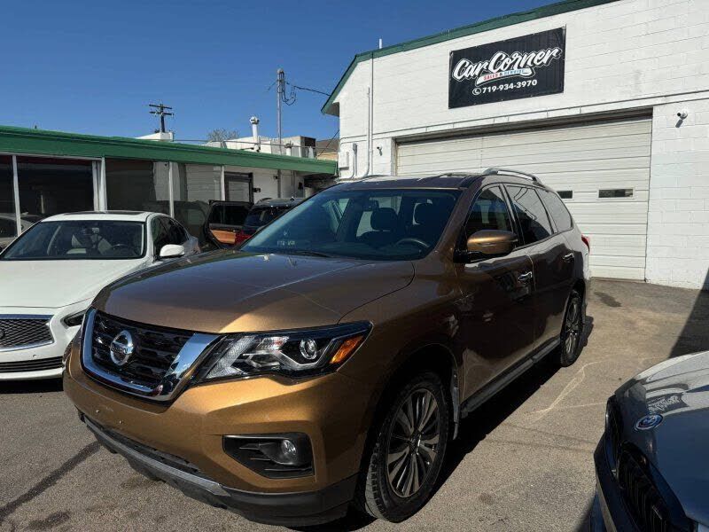 2017 NISSAN Pathfinder