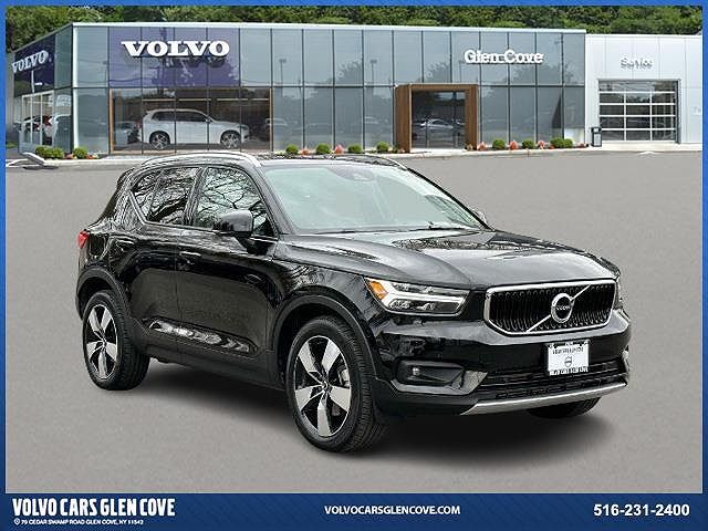 2021 VOLVO XC40
