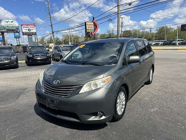 2012 TOYOTA Sienna