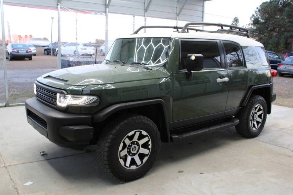 2012 TOYOTA FJ Cruiser