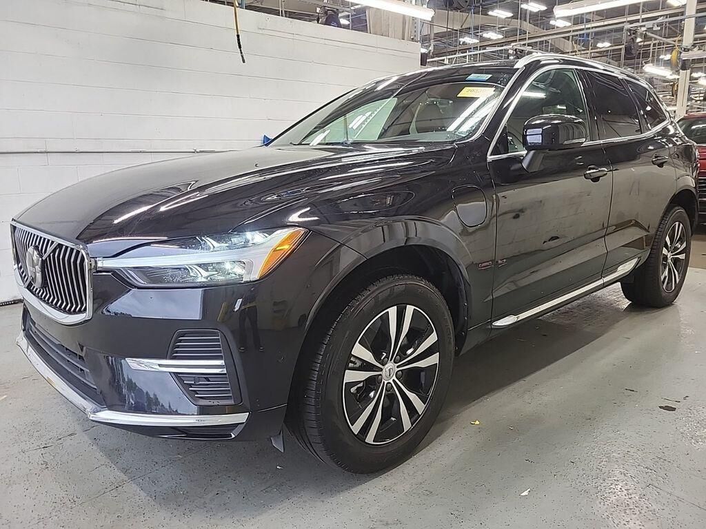 2022 VOLVO XC60