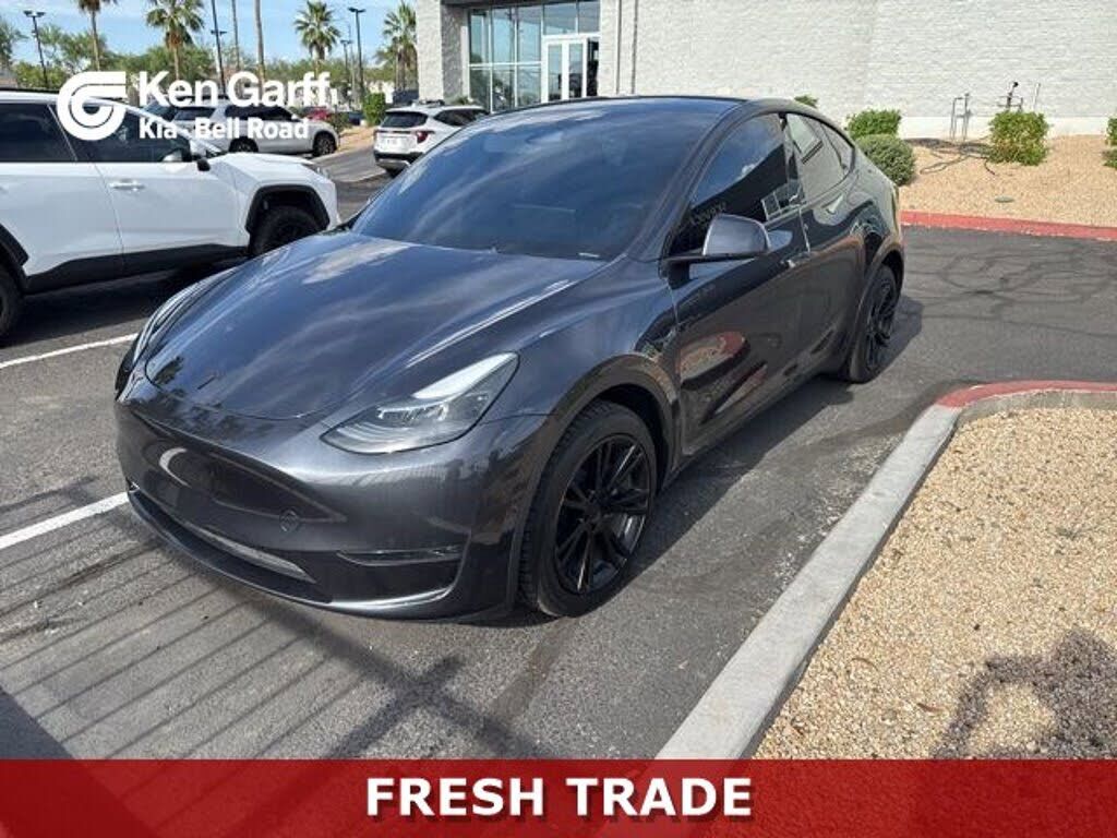 2024 TESLA Model Y