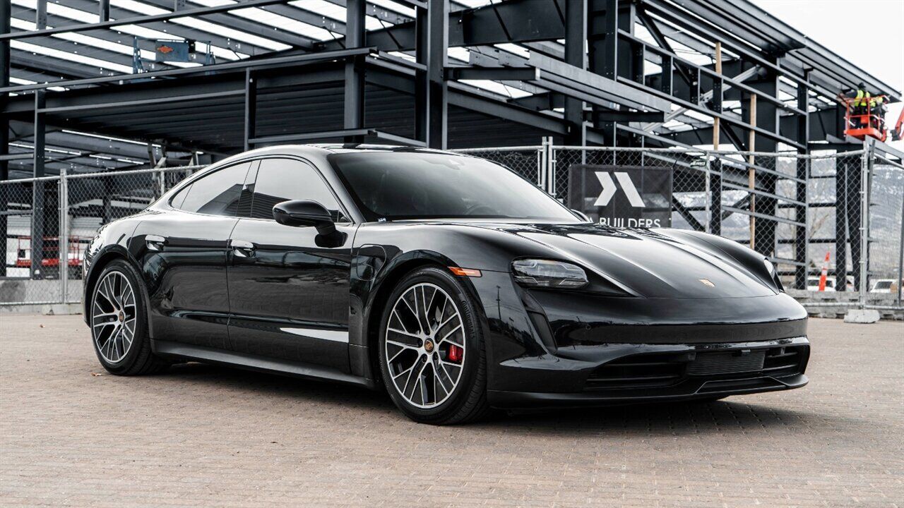 2021 PORSCHE Taycan
