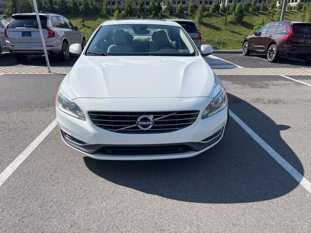 2015 VOLVO S60
