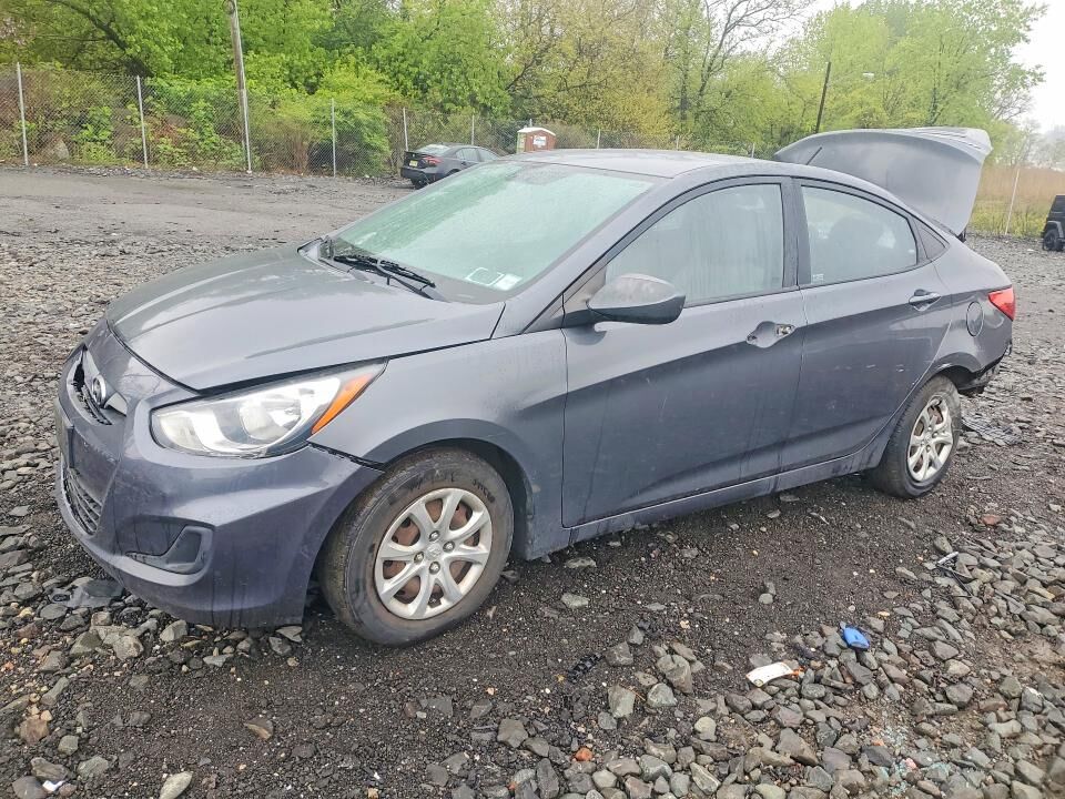 2013 HYUNDAI Accent