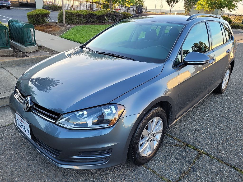 2016 VOLKSWAGEN Golf SportWagen
