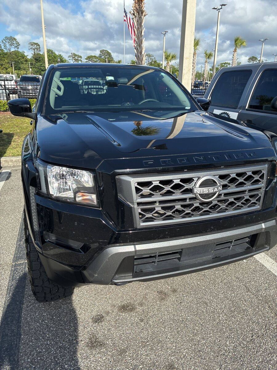 2022 NISSAN Frontier