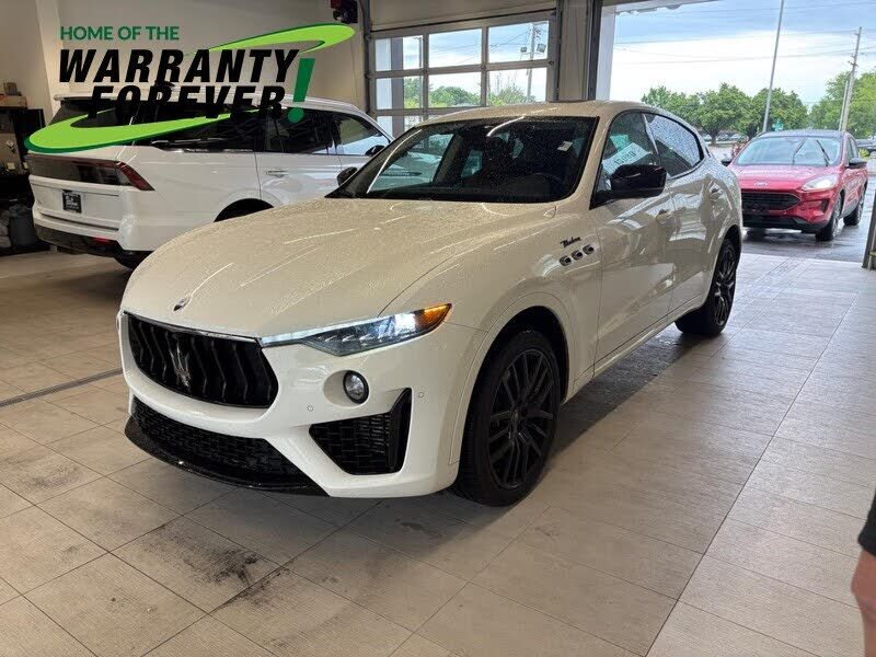 2022 MASERATI Levante
