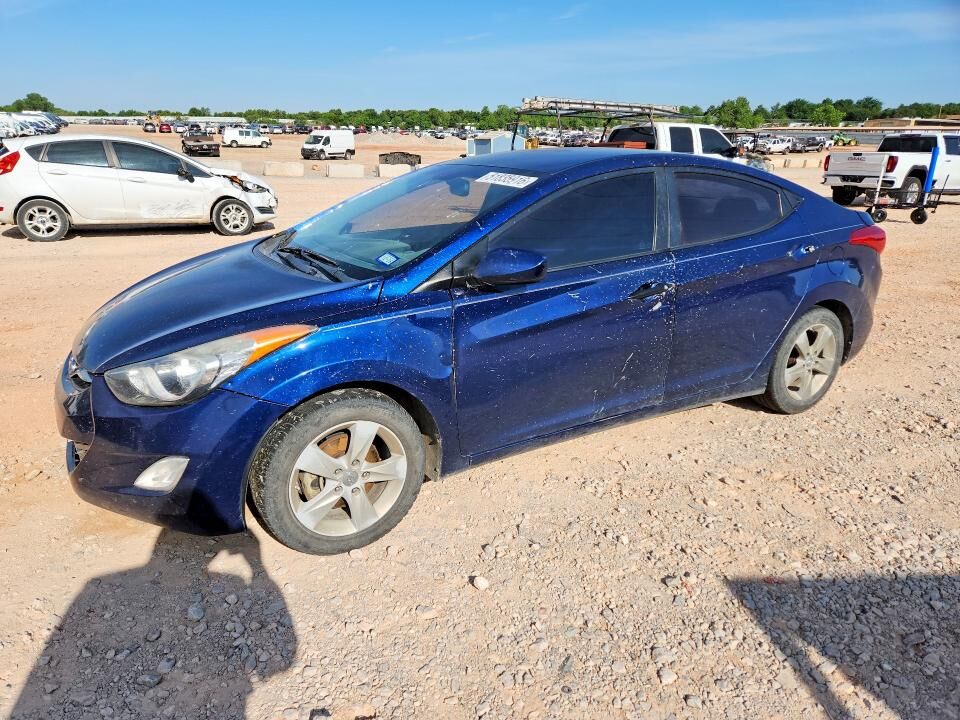 2013 HYUNDAI Elantra